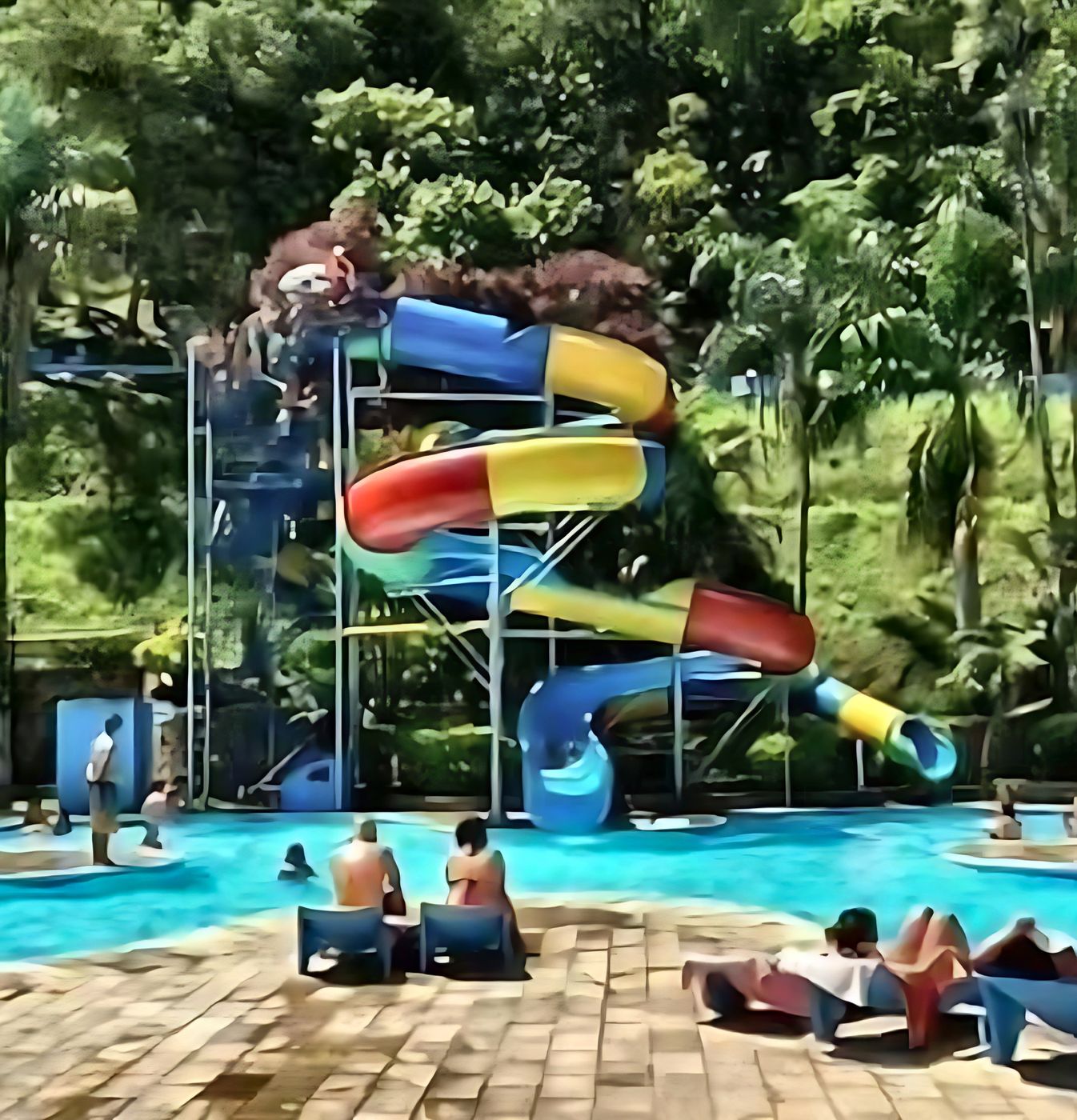Tobogã colorido em espiral